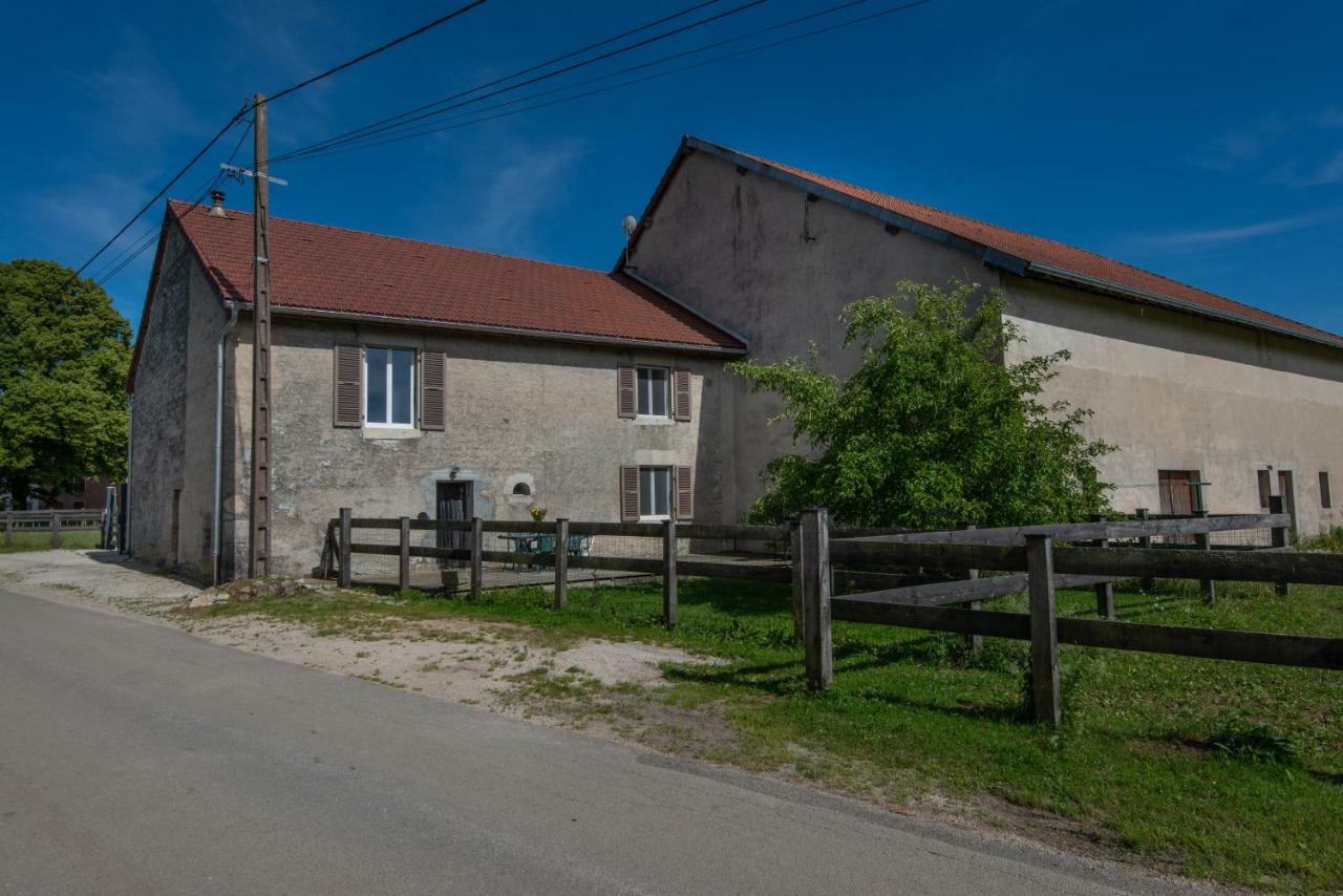 Montigny-sur-l'Ain Gite La Janiat מראה חיצוני תמונה